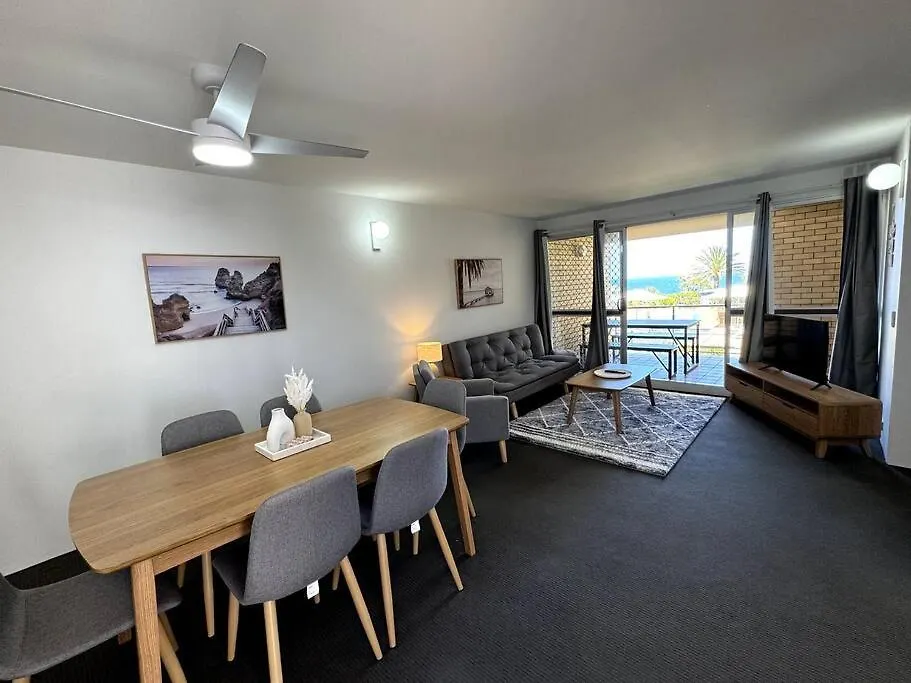 Beachfront Apartment Sunshine Coast Alexandra Headland Australië